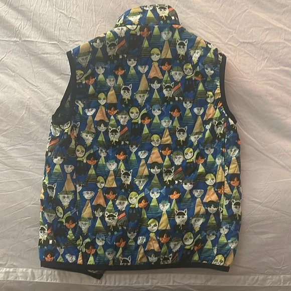 Brand New Kiton Vest with Tags. Never Been Worn. Size small. Kids Bears.
